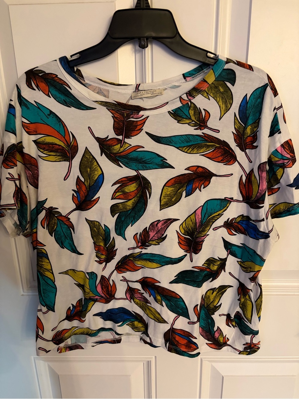Zara White Short Sleeve Tee with Multicolor Feather Motif